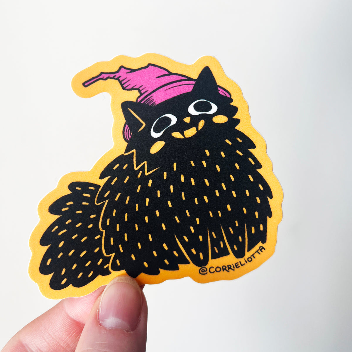 Sticker: Mango Goes Trick-or-Treating
